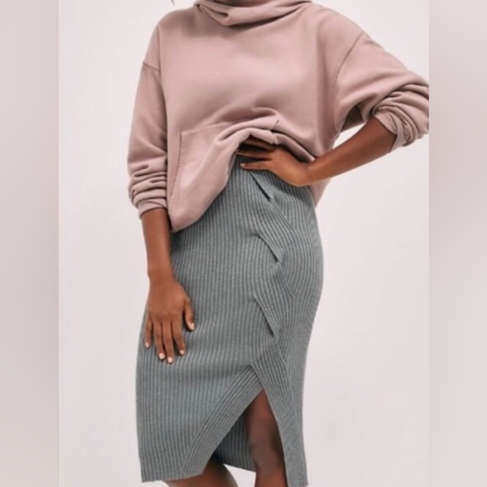 Maeve Desiree Elegant Gray Ribbed Skirt